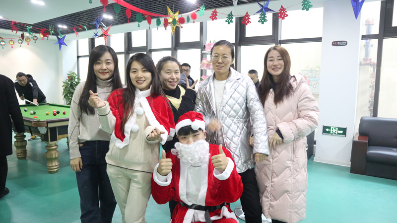 缤纷平安夜，欢乐圣诞节 | 宝开举办第四季度员工集体生日会