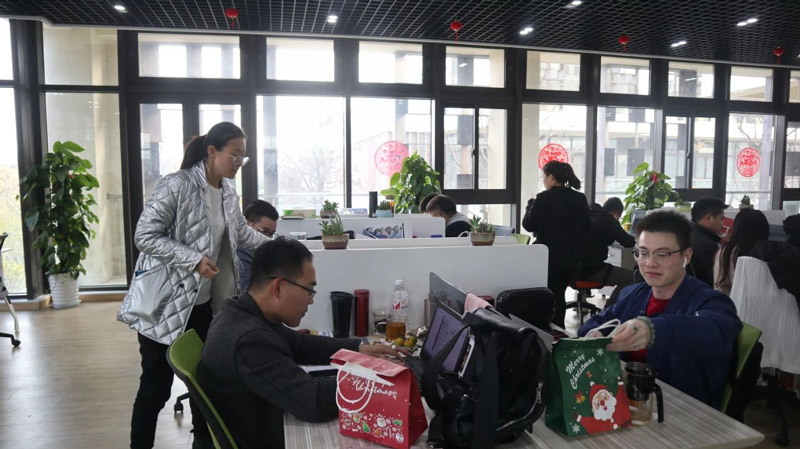 缤纷平安夜，欢乐圣诞节 | 宝开举办第四季度员工集体生日会