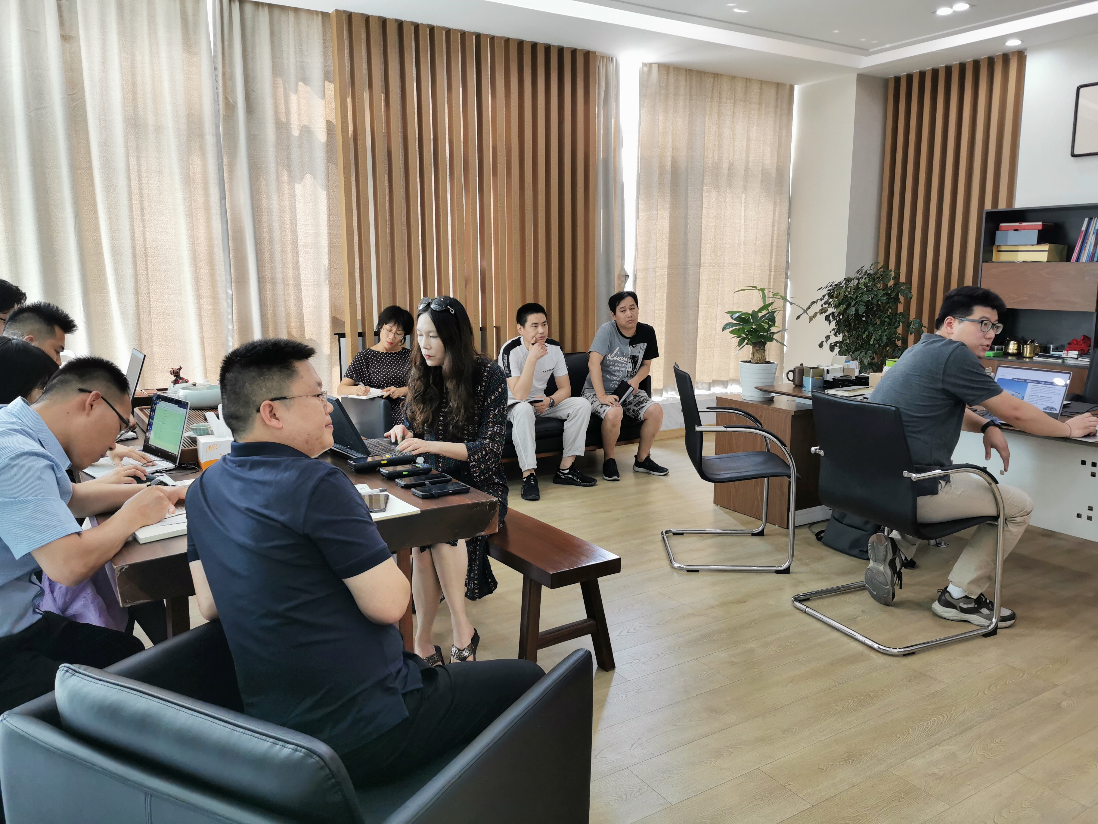 专题培训 ｜ 解读「智能传感器产品」和「工业级移动终端、视觉和UHF RFID产品」