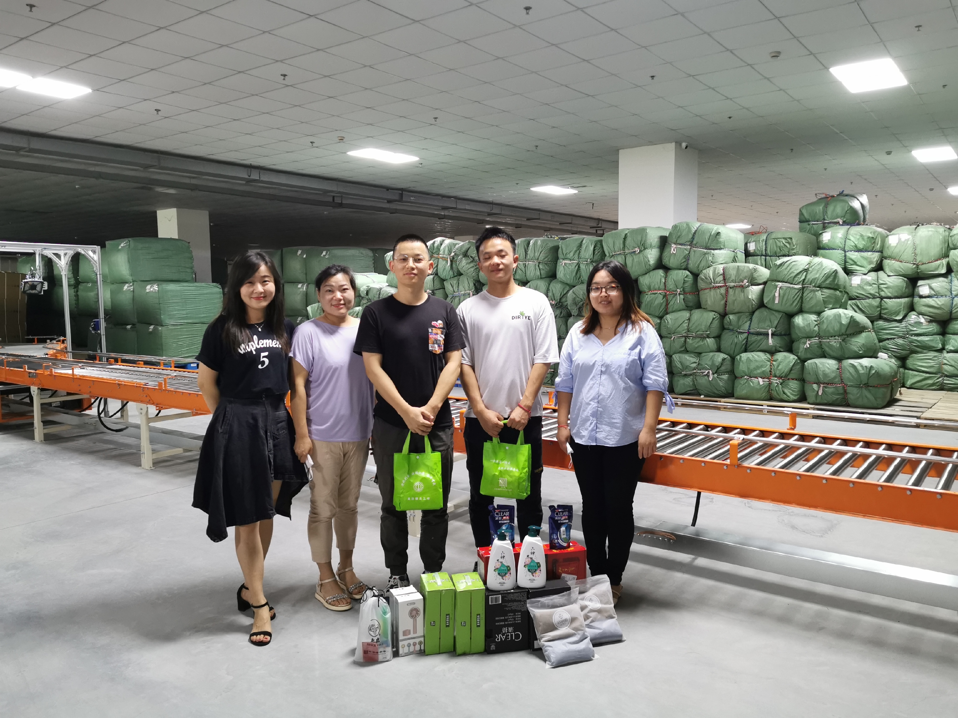 关爱职工 · 夏送清凉 | 宝开工会赴一线送清凉,致敬高温下的坚守