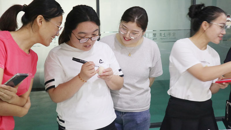 品粽香滋味,绘多彩生活 | 宝开举办“包粽子 · 绘彩蛋 · 迎端午”主题活动