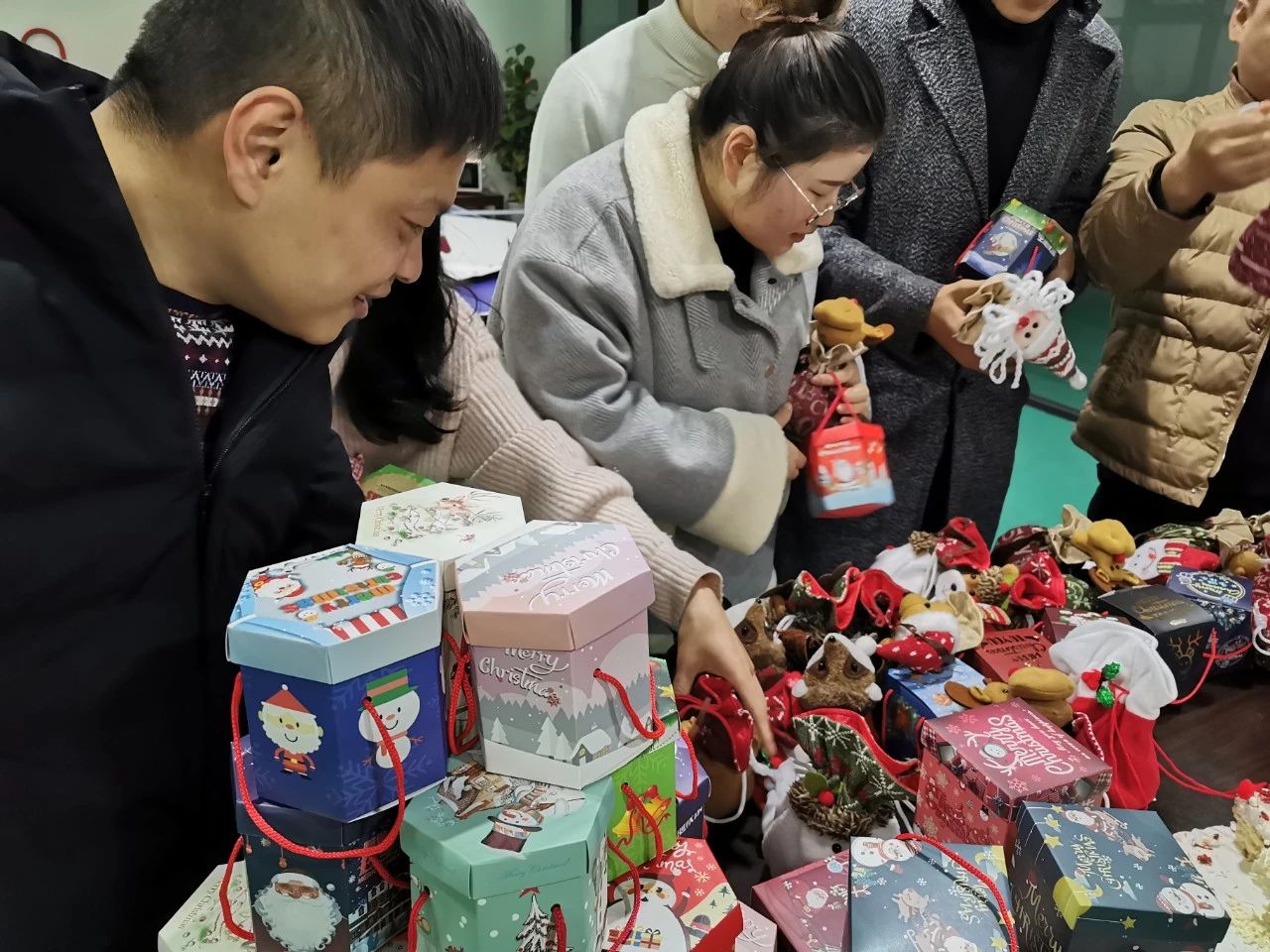 圣诞主题生日趴 | 浓情暖意平安夜,诞愿有你共前行