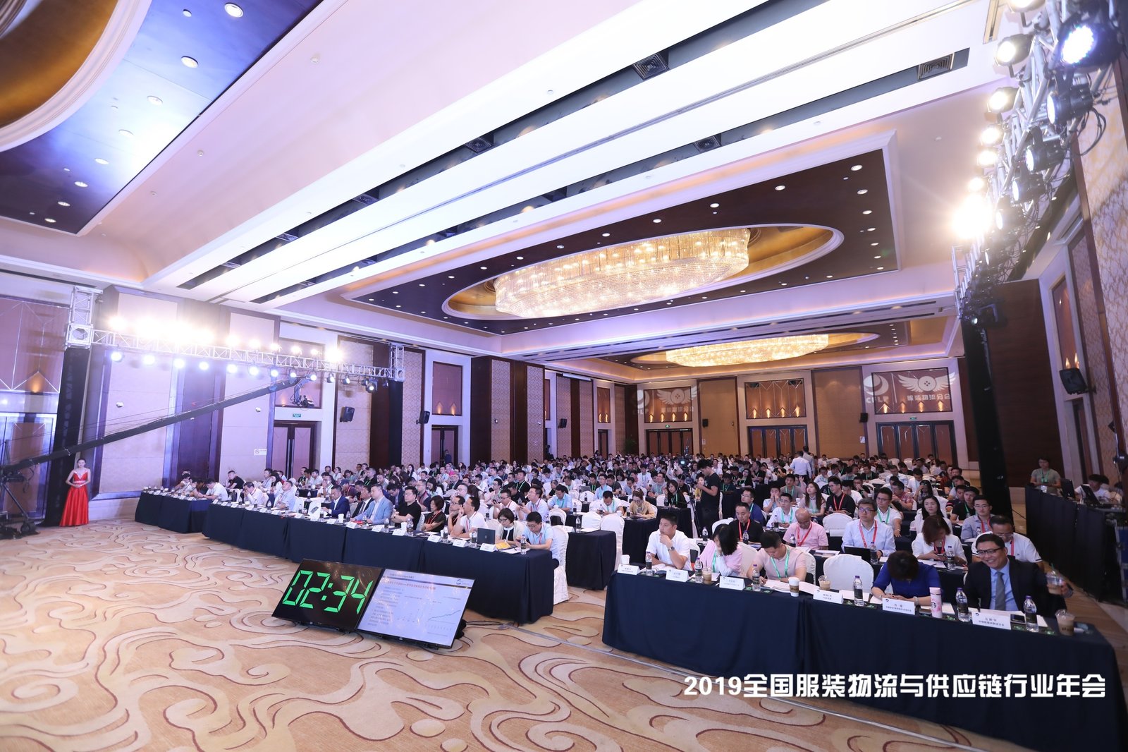 新闻 | 宝开荣获“2019服装物流行业优秀技术装备供应商”