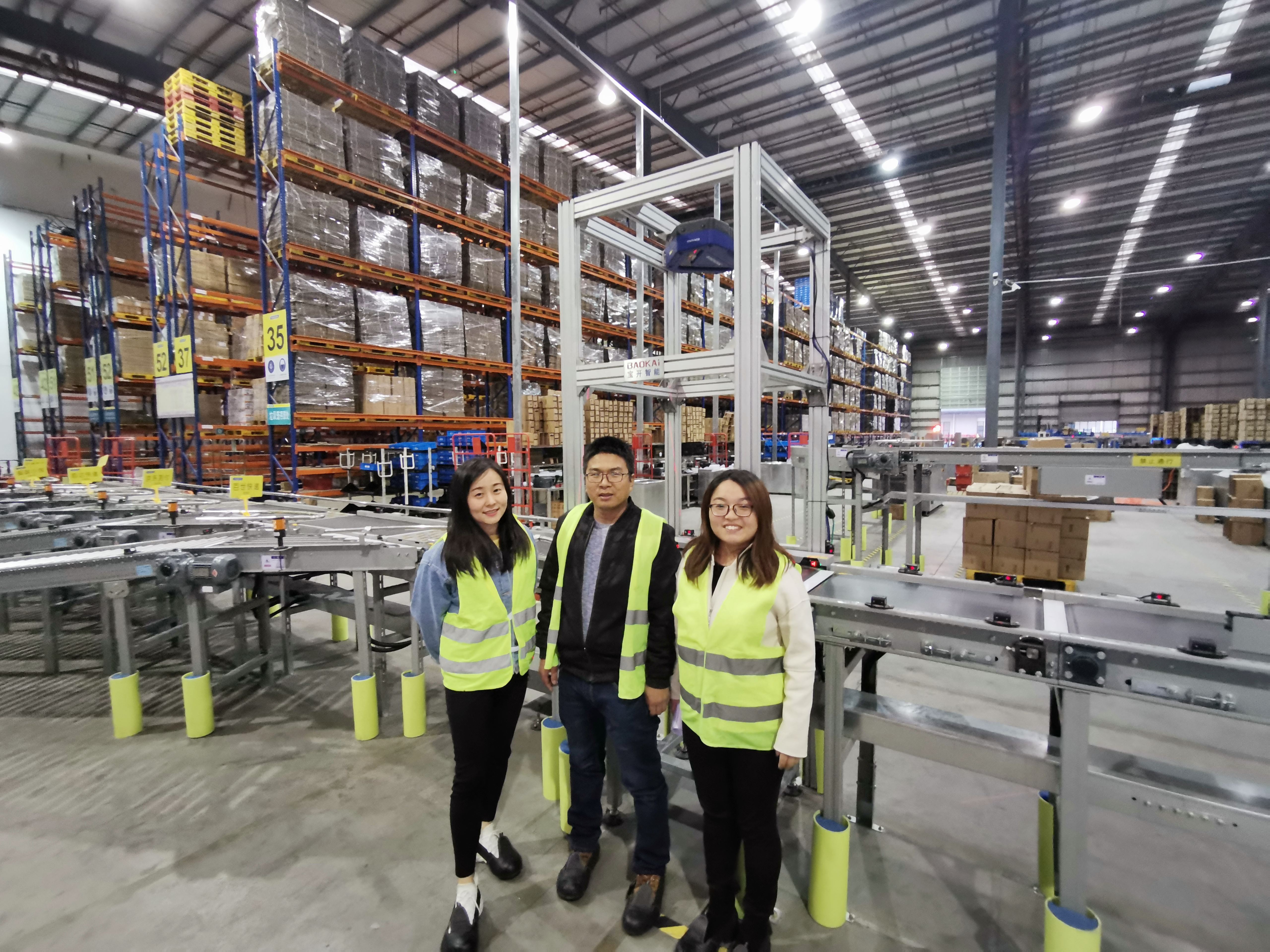 11月中旬,宝开工会组织开展“走一线、送温暖”关爱员工暖冬行动。