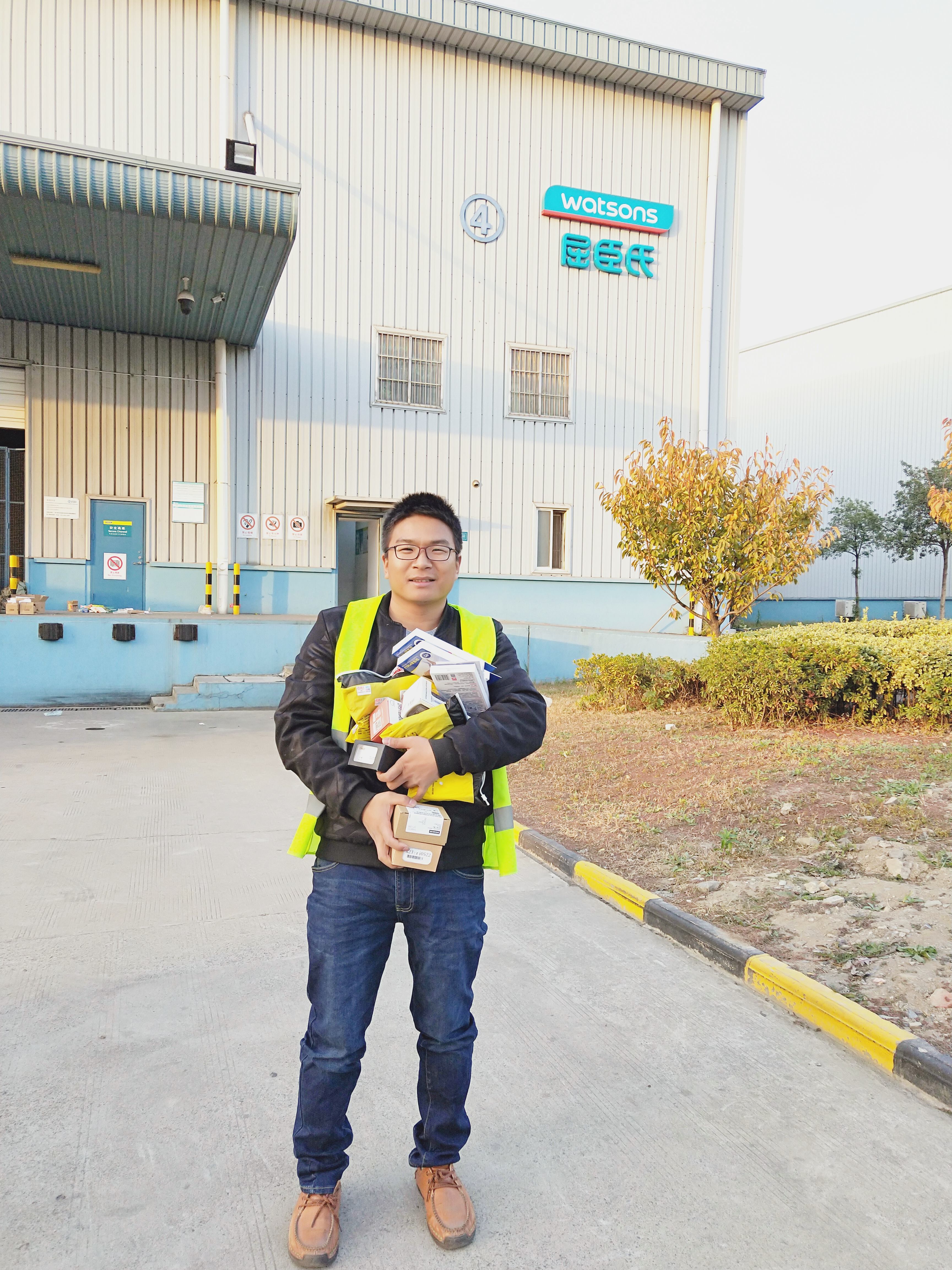 11月中旬,宝开工会组织开展“走一线、送温暖”关爱员工暖冬行动。