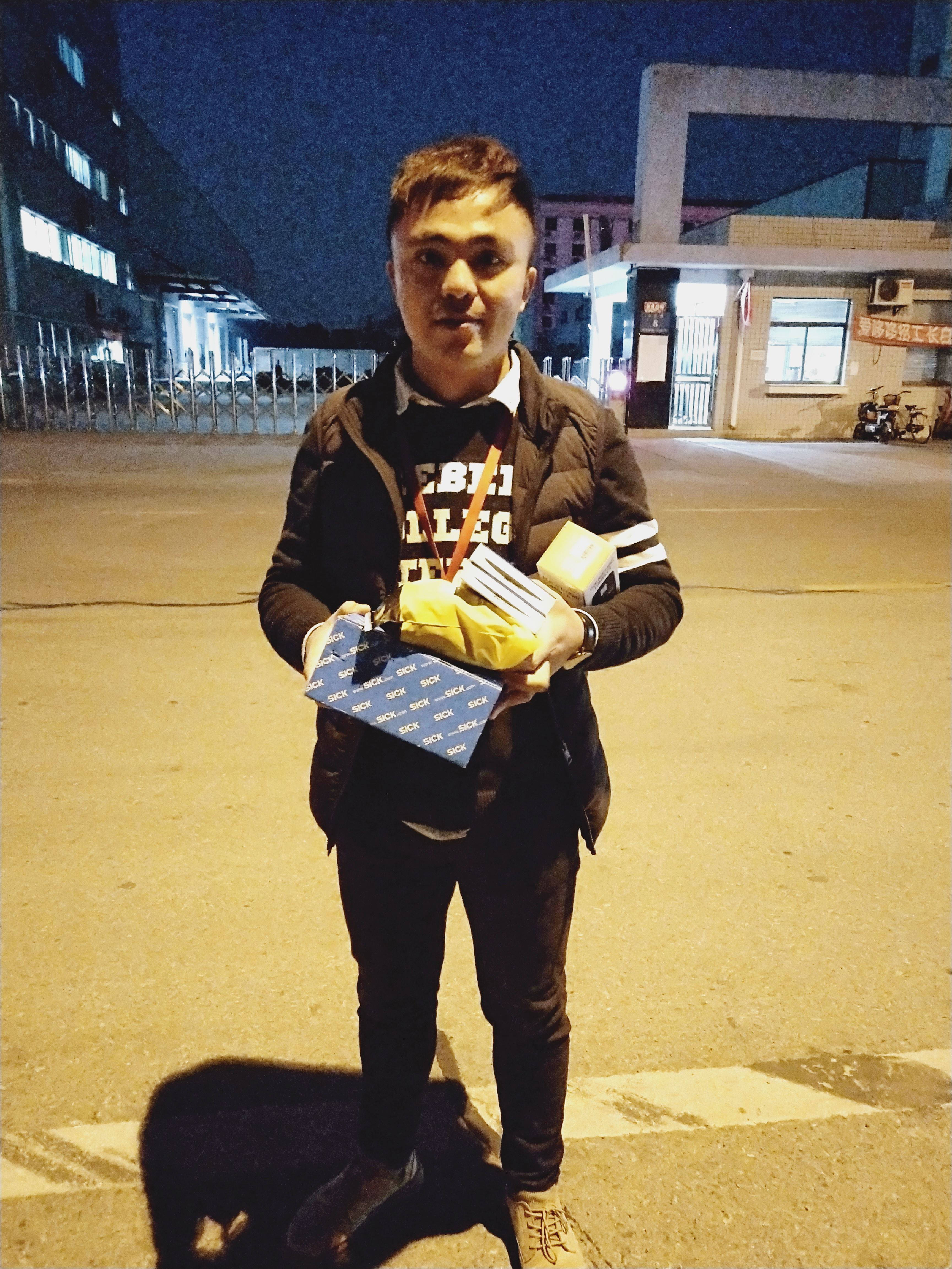 11月中旬,宝开工会组织开展“走一线、送温暖”关爱员工暖冬行动。