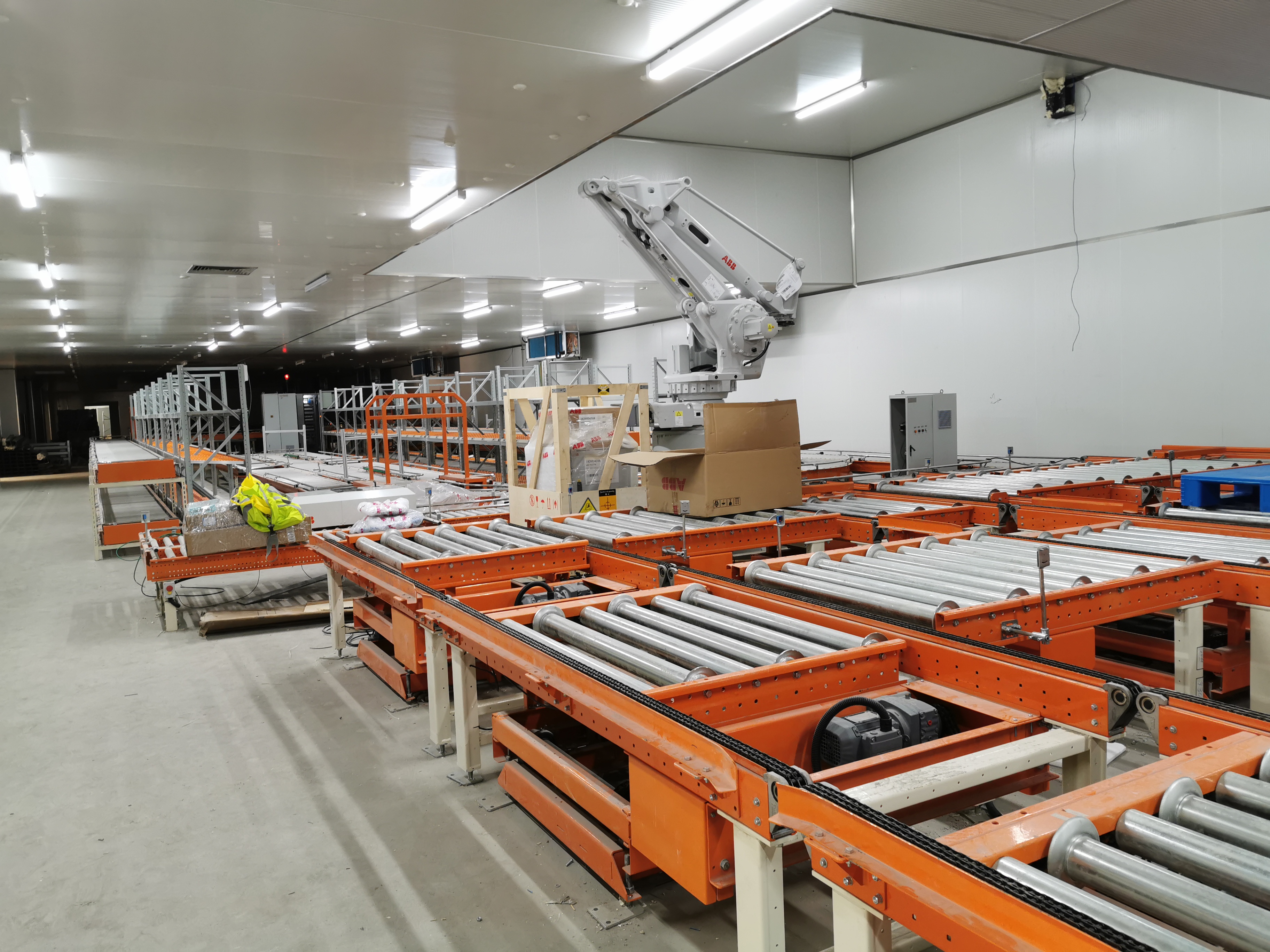 11月中旬,宝开工会组织开展“走一线、送温暖”关爱员工暖冬行动。