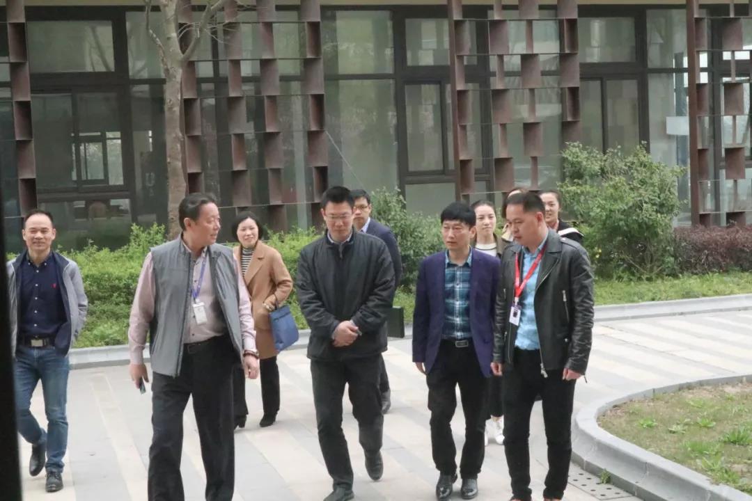 简讯 | 党建引领,助力企业发展!上海市委党校领导一行莅临宝开考察调研!