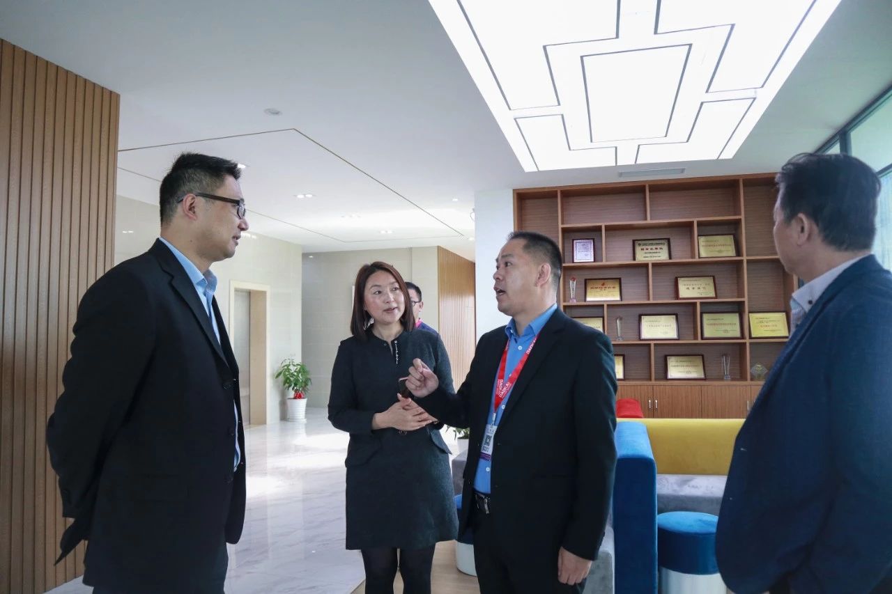 快讯 | 热烈欢迎吴泾镇领导莅临宝开指导工作!