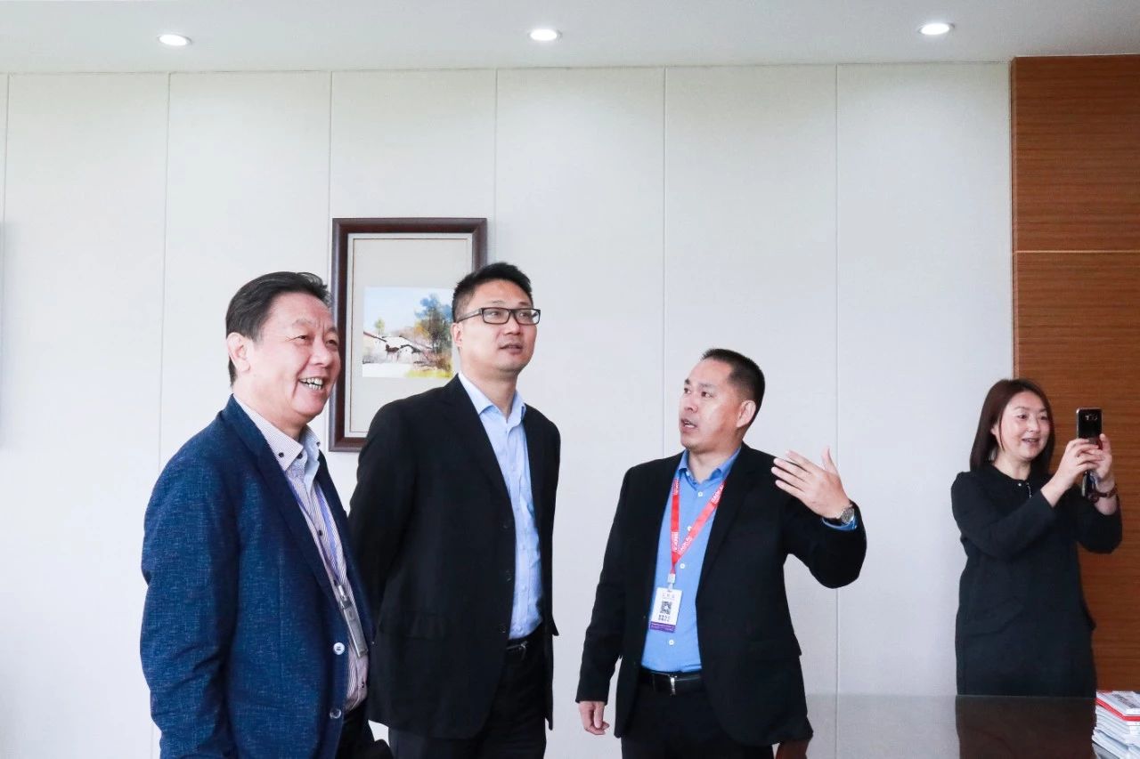 快讯 | 热烈欢迎吴泾镇领导莅临宝开指导工作!