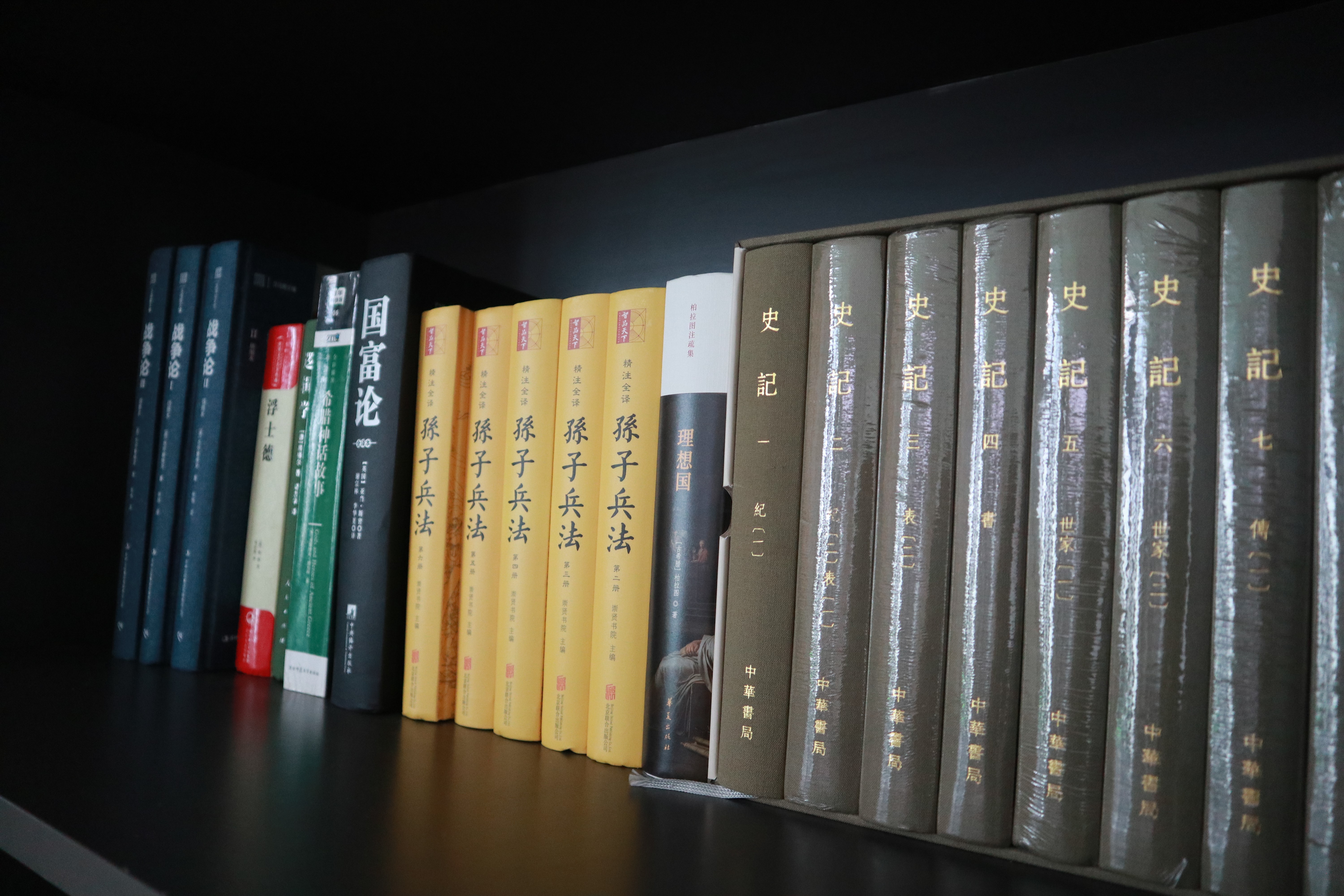 企业书香 | 宝开新建职工书屋,“小书屋”构建精神“大家园”